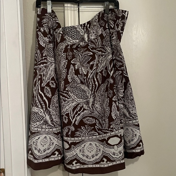 Talbots Brown and White Floral Skater Skirt - Picture 2 of 2